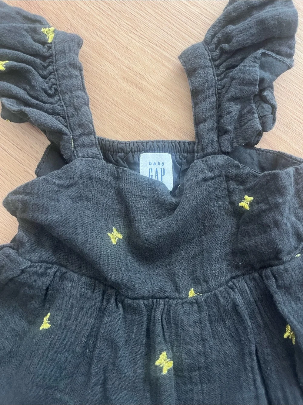 GAP black ruffle